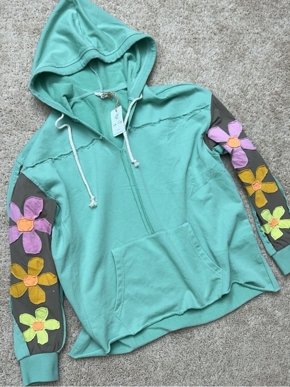 NWT Sage + Fig Floral Appliqué Hoodie | Sage Green | S/M 🏛️🌸 Free Shipping📦